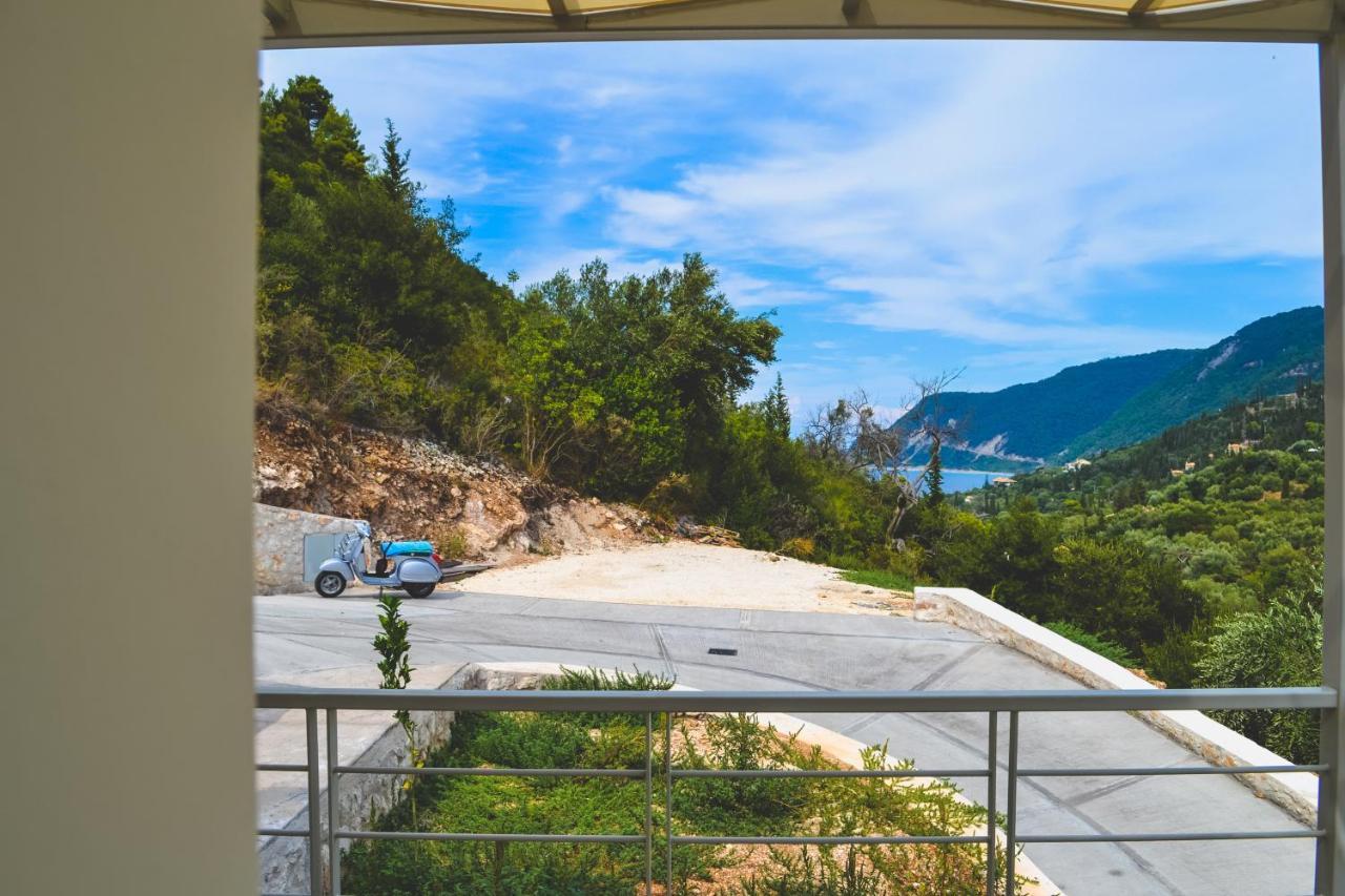Av Apartment Ayios Nikitas Ngoại thất bức ảnh