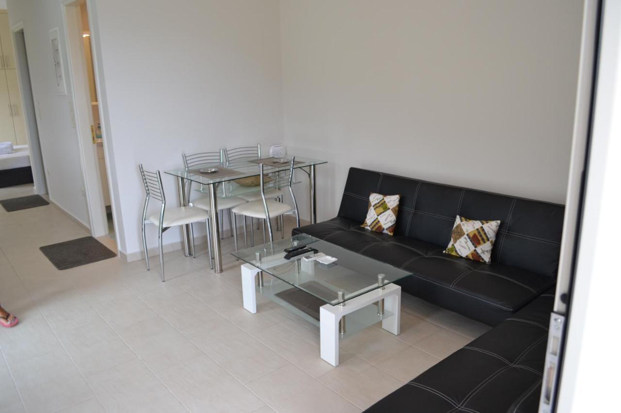 Av Apartment Ayios Nikitas Ngoại thất bức ảnh